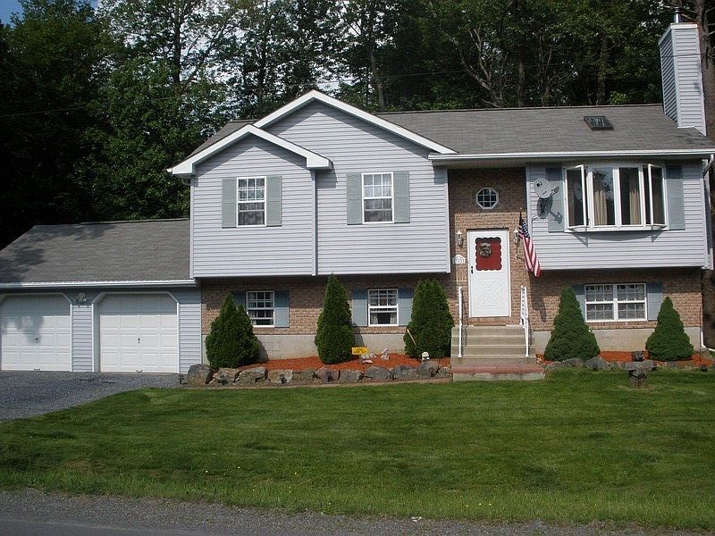 296 Scotch Pine Dr, Pocono Summit, PA 18346 Zillow