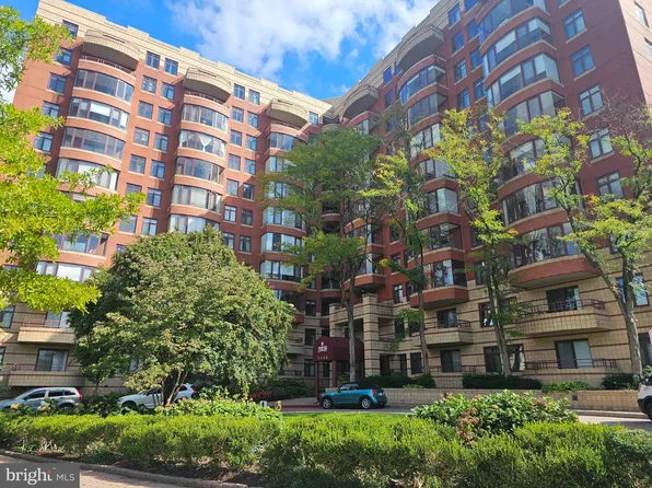 2400 Clarendon Blvd APT 516, Arlington, VA 22201