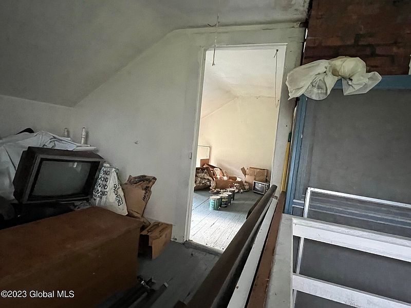 5th image of 329 Higgins Road