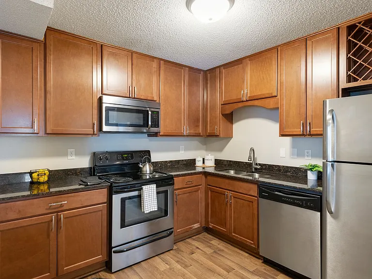 Shannon Glen Townhomes — Photo 3