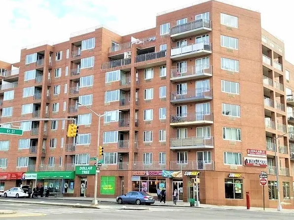 63-14 Queens Boulevard image 4 of 23