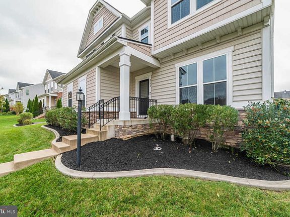 3rd image of 2173 Port Potomac Ave