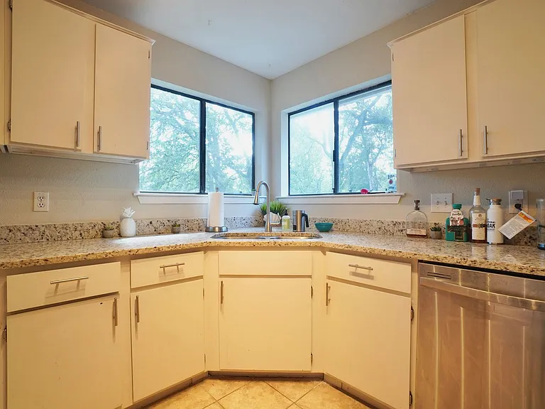 2603 Garrettson Dr #B — Photo 6