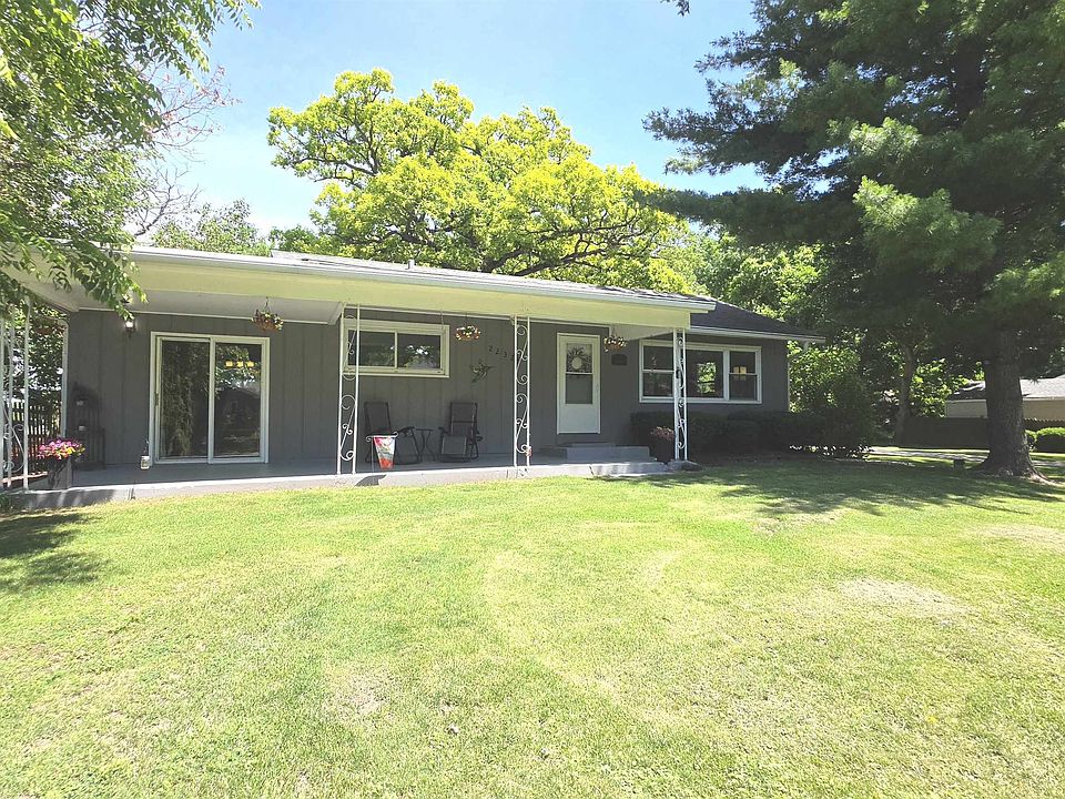 1st image of 22326 W Terry Dr N