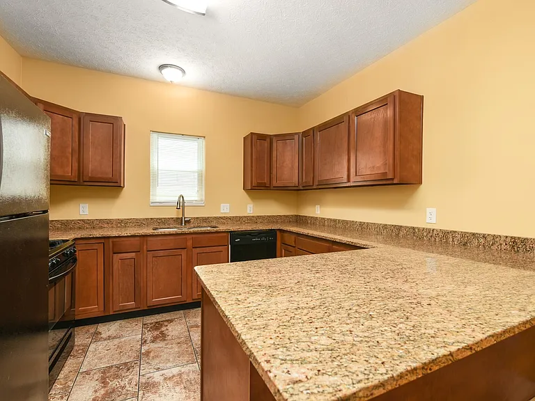 1295 Warren Rd — Photo 10