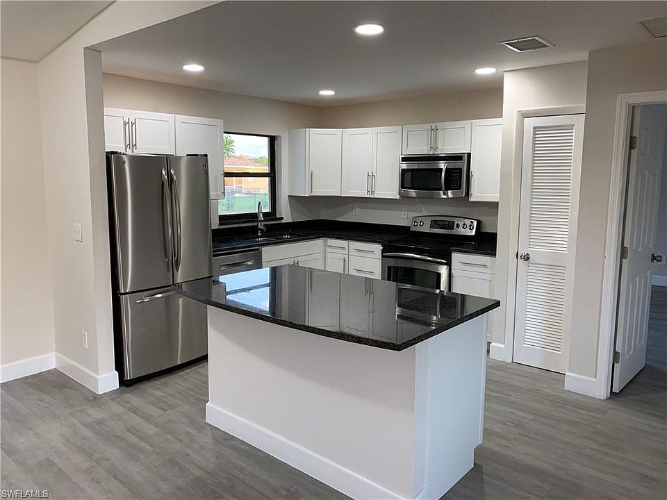 1st image of 227 SE Santa Barbara Pl