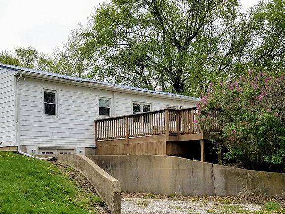 4th image of 13 Grandview Dr