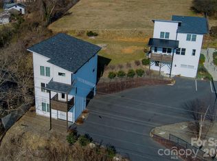 1061 Riverside Dr #1063, Asheville, NC 28804