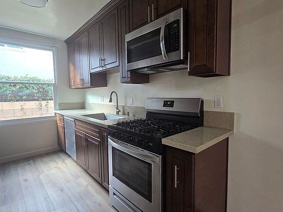 3rd image of 3367-73 Overland Ave #6904
