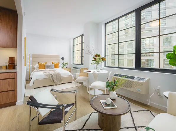 40 Bruckner Boulevard image 1 of 28