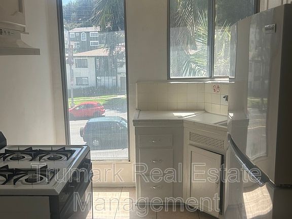 5th image of 3731 Los Feliz Blvd #1/4