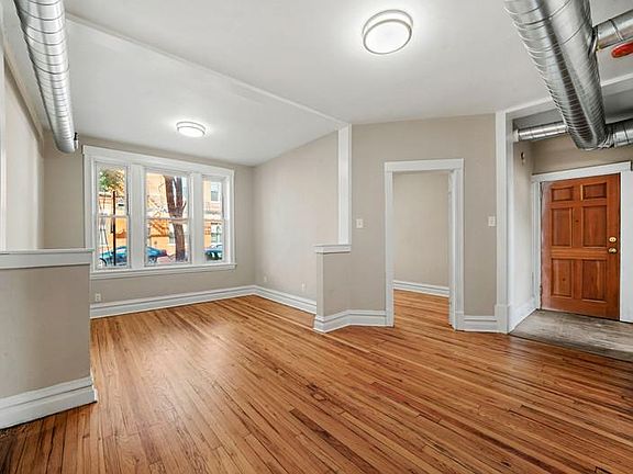 3rd image of 2255 S Oakley Ave #1F