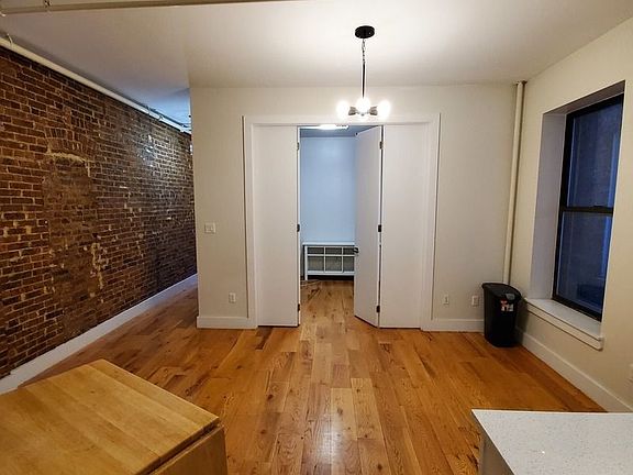 3rd image of 1331 Pacific St #2R
