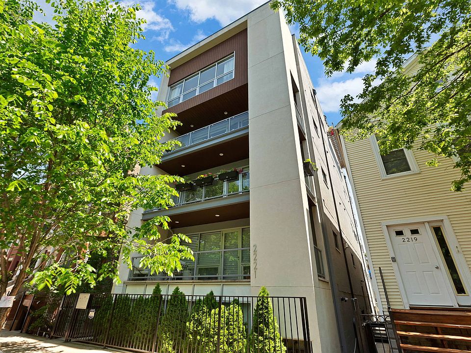 1st image of 2221 N Leavitt St #3E
