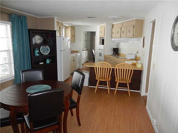 2nd image of 5221 SW 22nd Ave