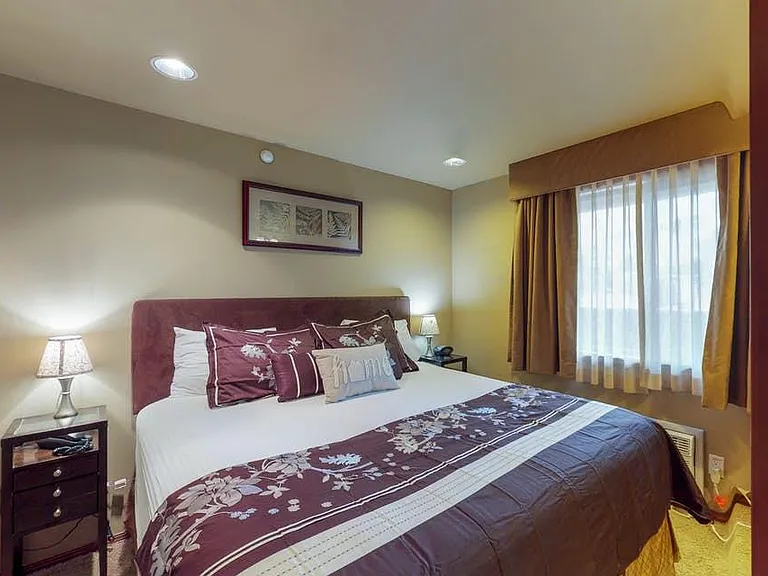 322 W Woodin Ave #623 — Photo 8