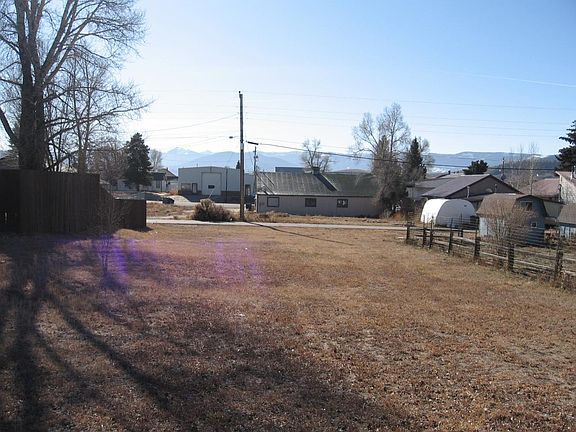 3rd image of 140 East Topaz