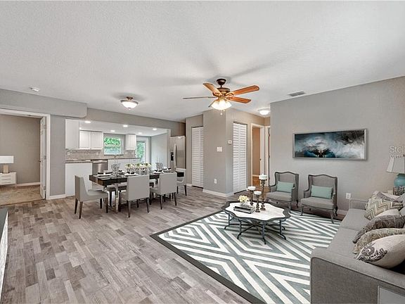 3rd image of 2203 Sandalwood Dr