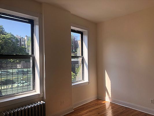4th image of 602 Saint Nicholas Ave #4