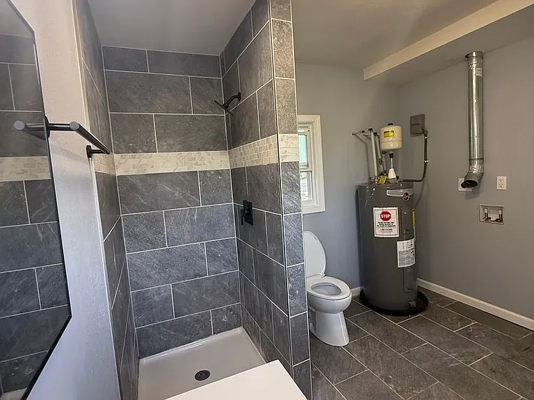 1022 Givens Rd — Photo 9