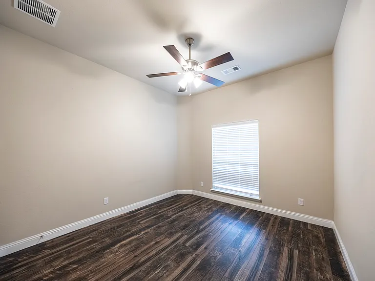 3404 Herron Dr — Photo 14