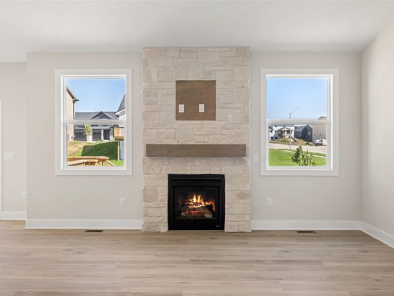 5th image of 2605 SE Florence Dr