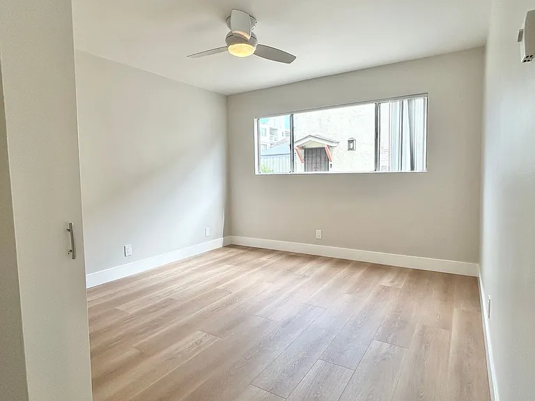370 Obispo Ave Long Beach, CA 90814 — Photo 12