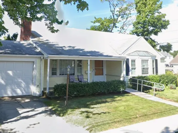 40 Howland Ave, East Providence, RI 02914