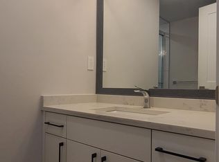 16760 18b Ave, Surrey, BC V3Z 1A2