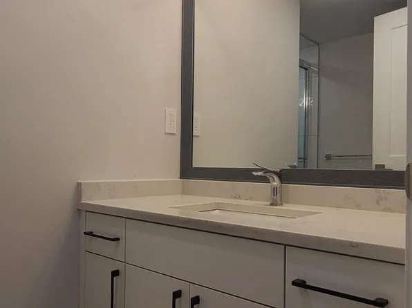 16760 18b Ave, Surrey, BC V3Z 1A2