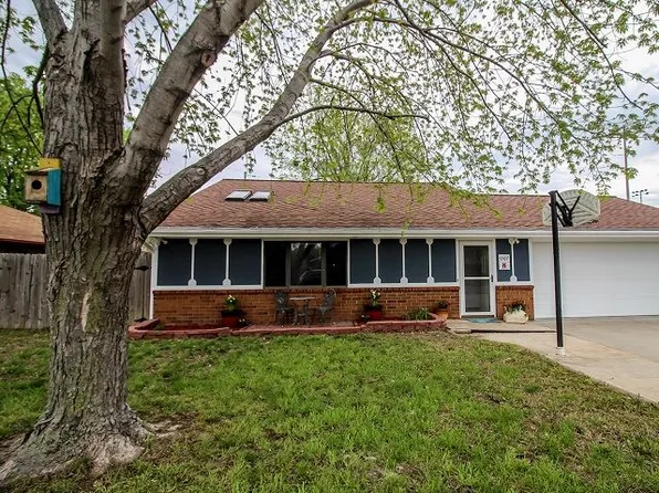 1307 Parkside Dr, Junction City, KS 66441