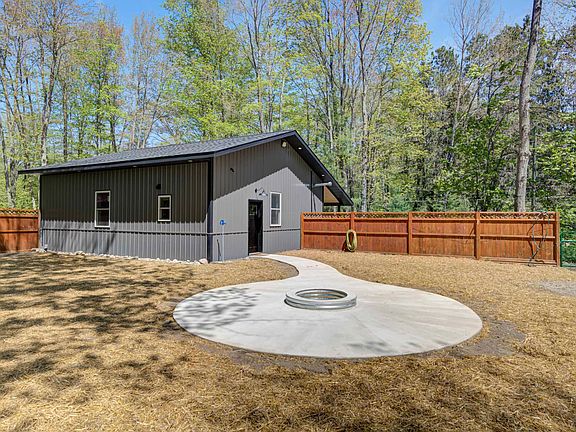 3rd image of 4063 Sands Park Dr NE