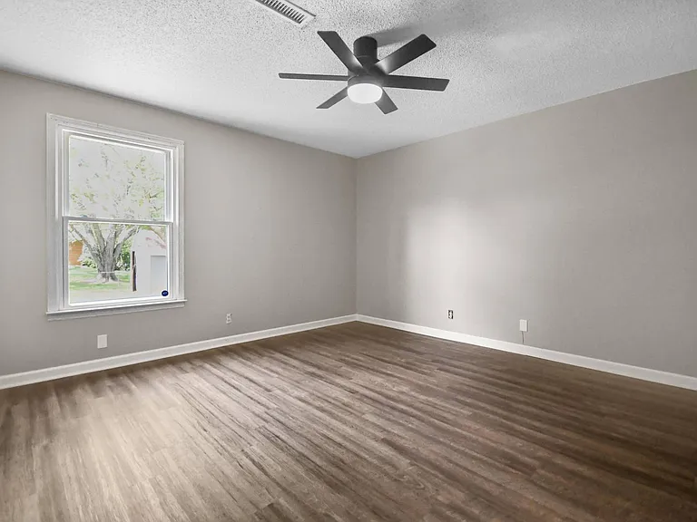 3394 Minor Dr — Photo 10