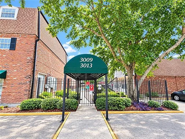 3013 Ridgelake Dr #201