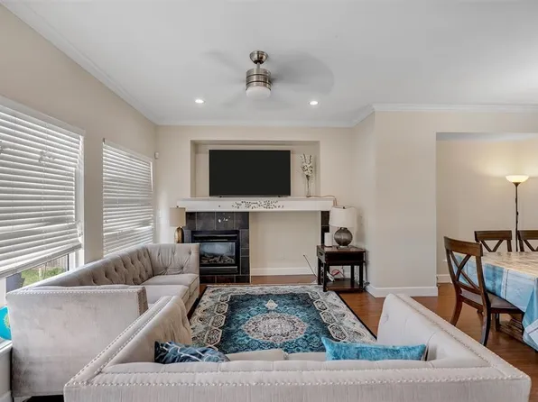 5942 165a St, Surrey, BC V3S 4N9