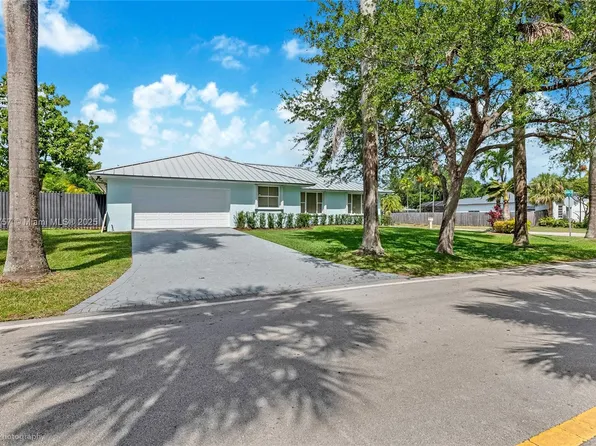 8400 SW 184th Ln, Cutler Bay, FL 33157