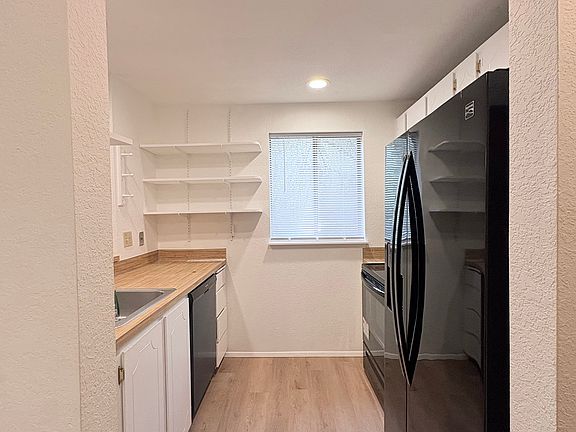 2nd image of 148 S 329th Pl