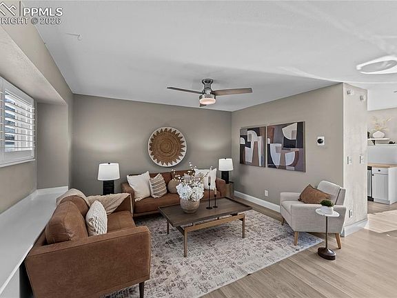 3rd image of 1945 Harwood Cir