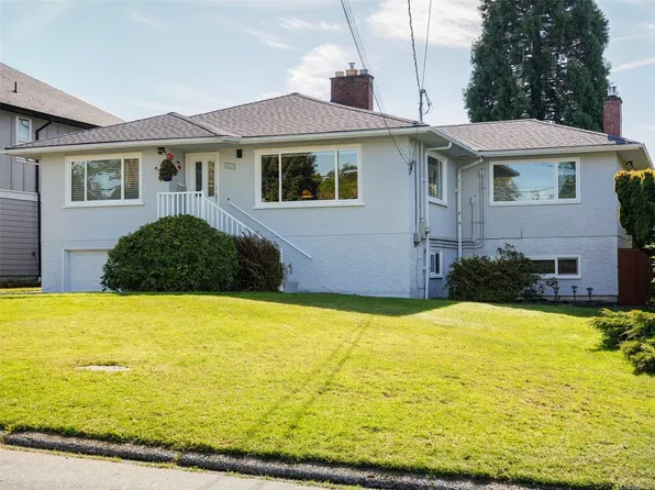 1715 Cedar Ave, Saanich, BC V8P 1X1