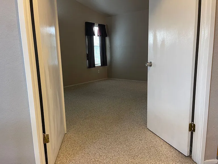 2234 Prestwick St — Photo 16