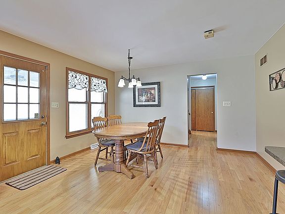 KITCHEN (13.9' X 21')