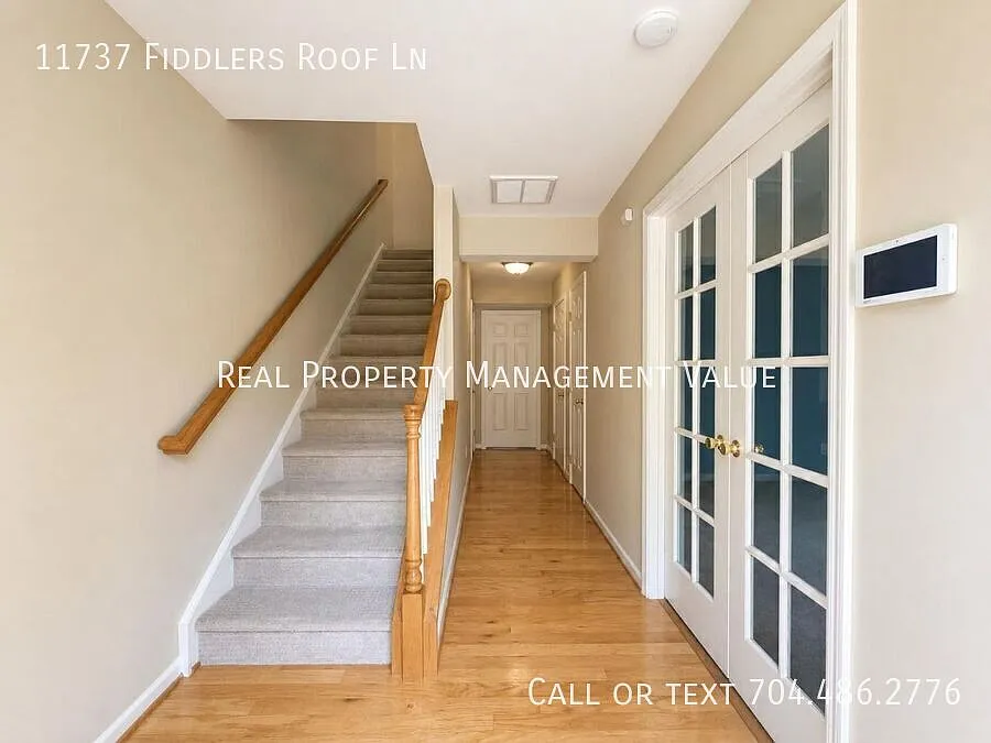 Spacious 2-Bedroom Ballantyne Townhome with Office, Private Balcony, Garage, and Prime Blakeney L... — Photo 2