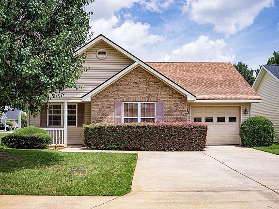 2nd image of 204 Deerfield Cir