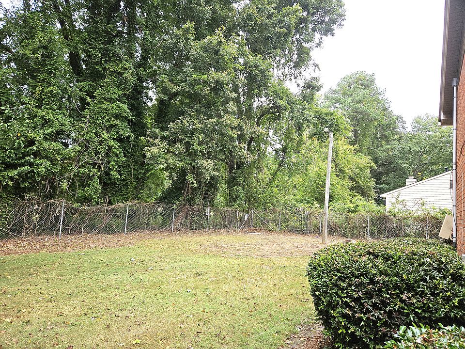 Large Side Yard for Play