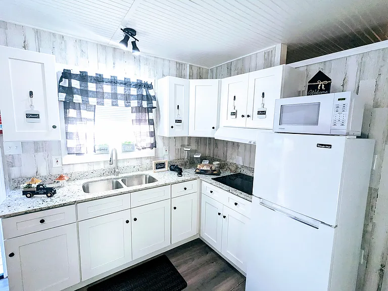 Tiny Apartment Rentals — Photo 65
