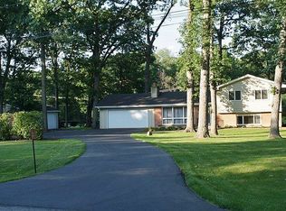 3S575 Marian Cir E, Sugar Grove, IL 60554