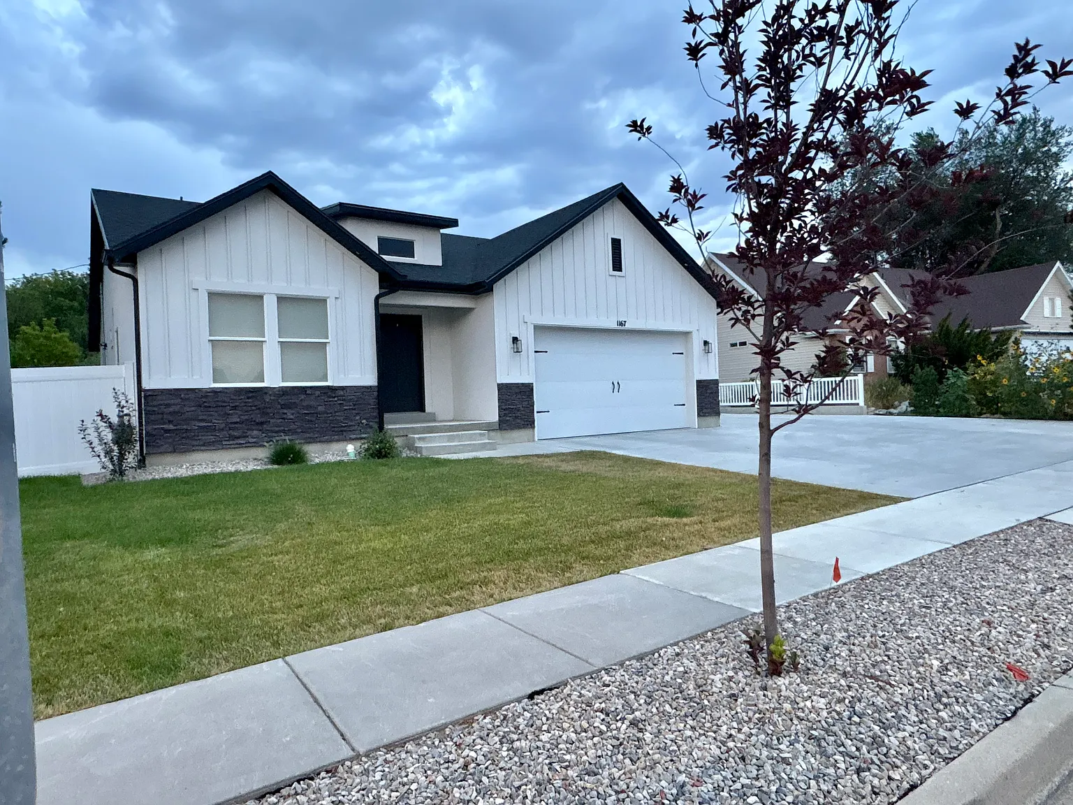 6 bed, 3136 sqft, $3,400 — Photo 1