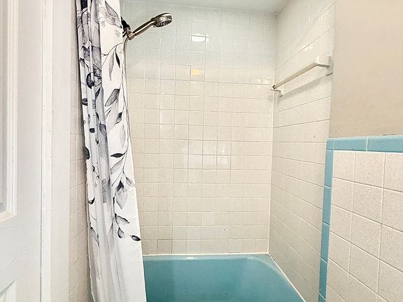 5th image of 19 Brown St #3B