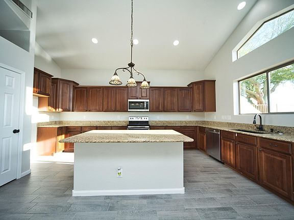 4th image of 2101 N Saint Francis Pl