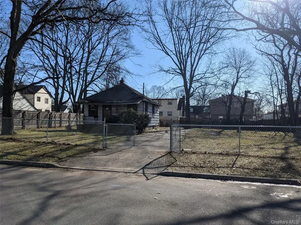 76 Cumberland Avenue, Roosevelt, NY 11575